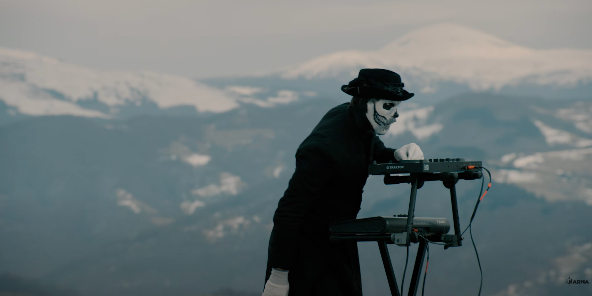 KARNA представили кліп на пісню про любов: дивіться "Високий перевал"