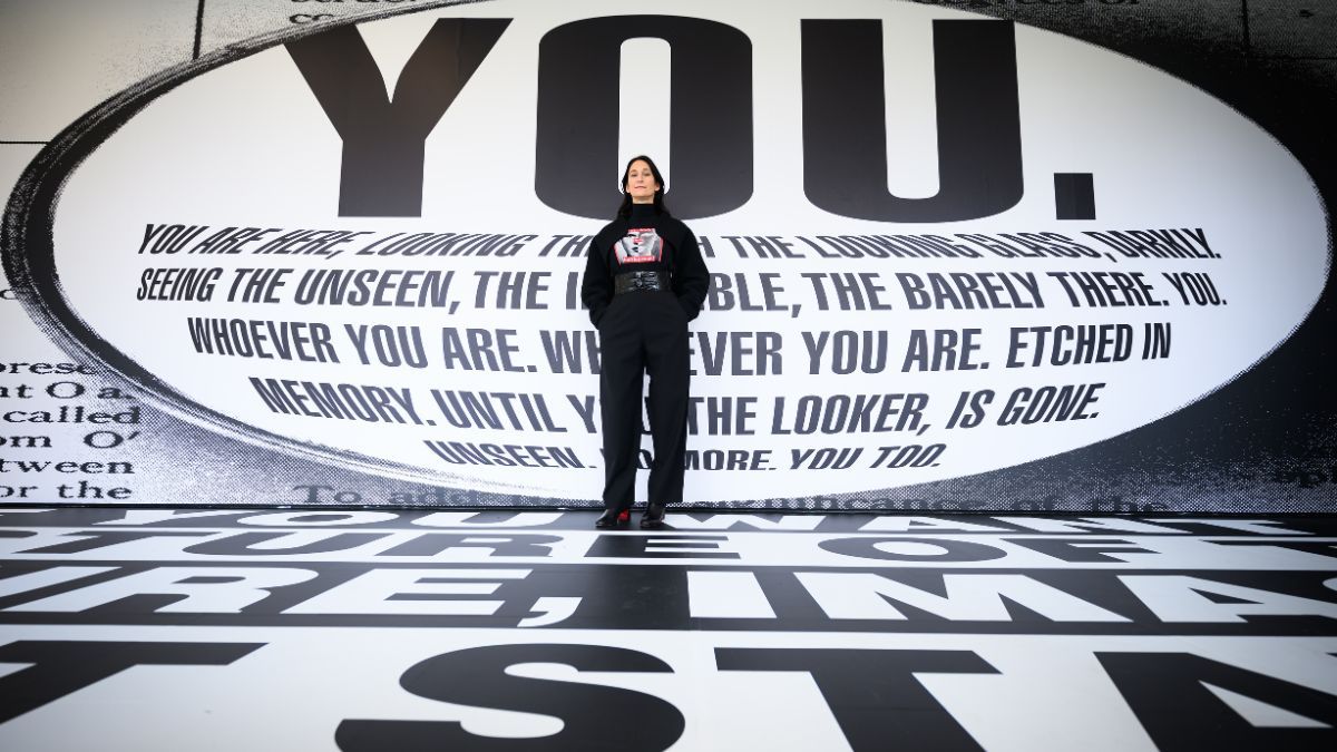 Барбара Крюґер та один з її проєктів - фото 1