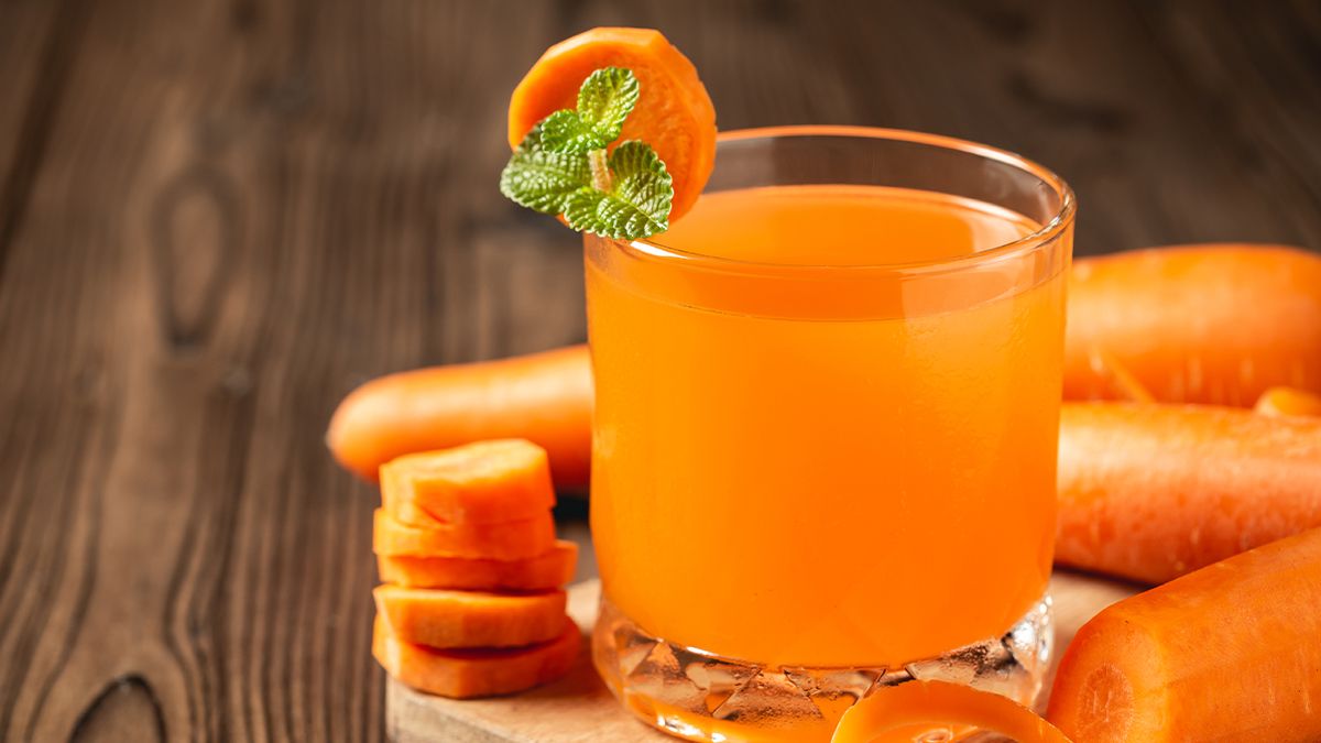 Дієтологи назвали сік, який знижує тиск та захищає серце від хвороб