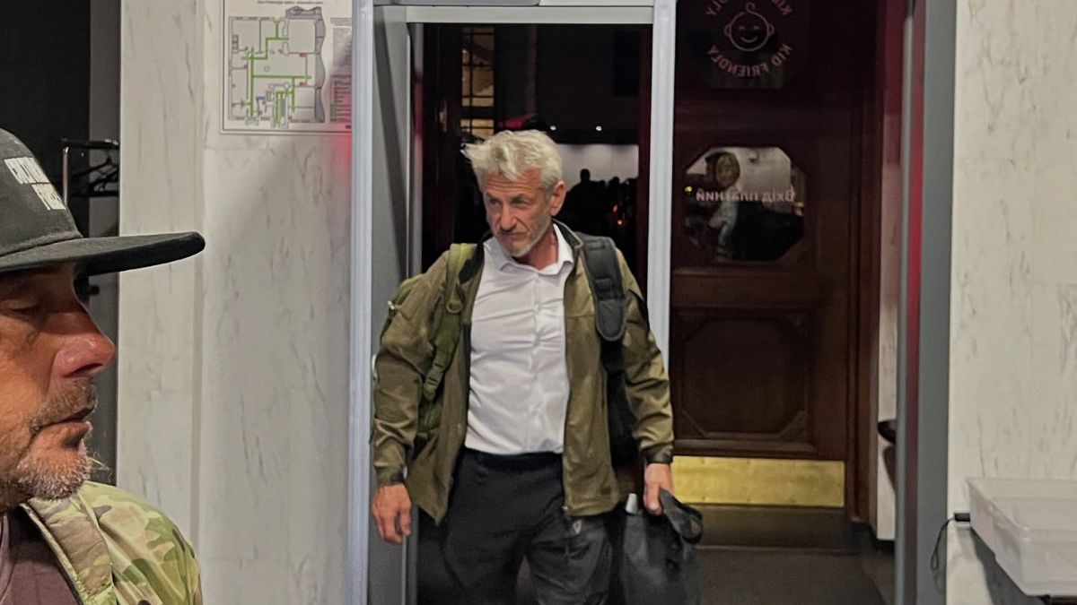 Шон Пенн набив символічне тату на підтримку України