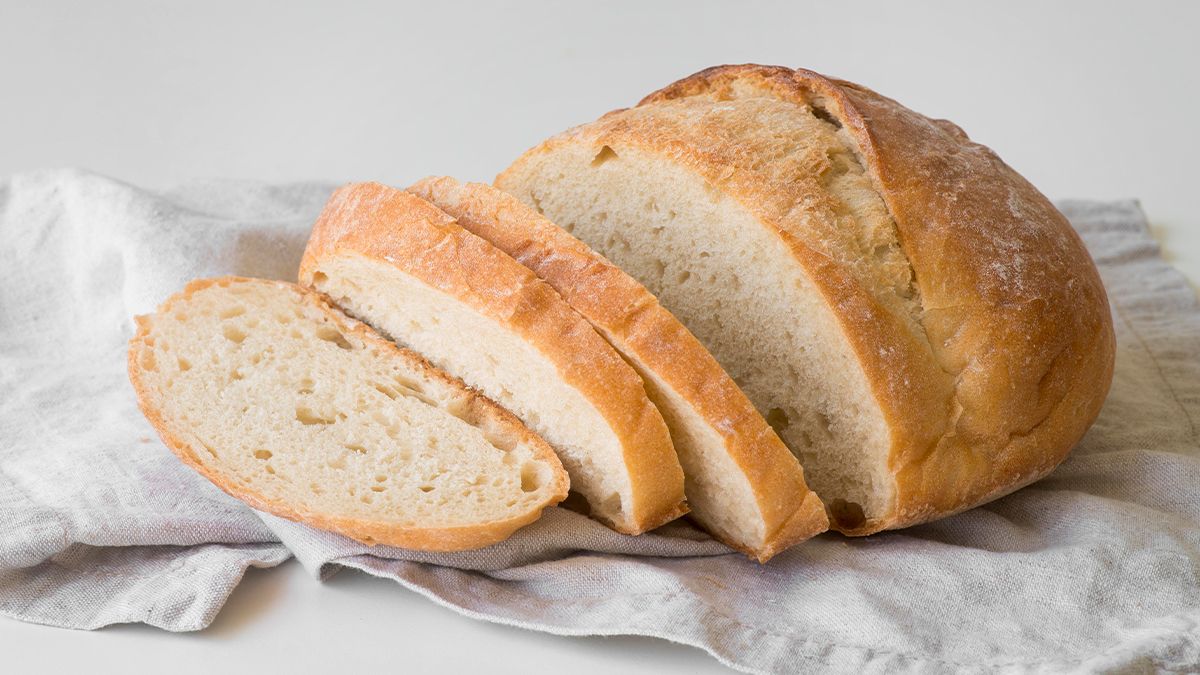 Дієтологи пояснили, що буде, якщо їсти білий хліб щодня