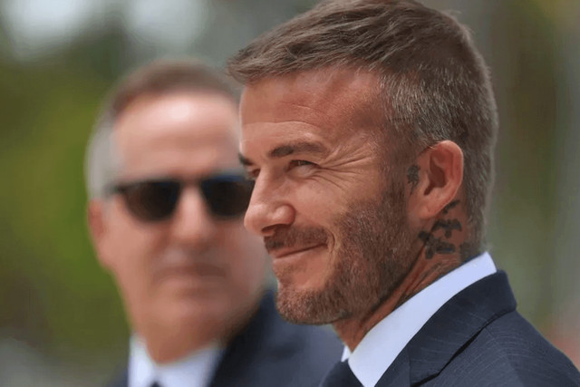 Девід Бекхем – англійський футболіст, півзахисник, футбольний функціонер - фото 555914