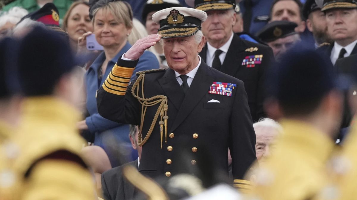 Король Чарльз віддав честь українським військовим, які пройшли парадом у Лондоні