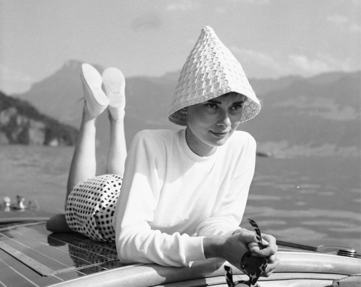 Цих фото ви ще не бачили – унікальні світлини Одрі Хепберн