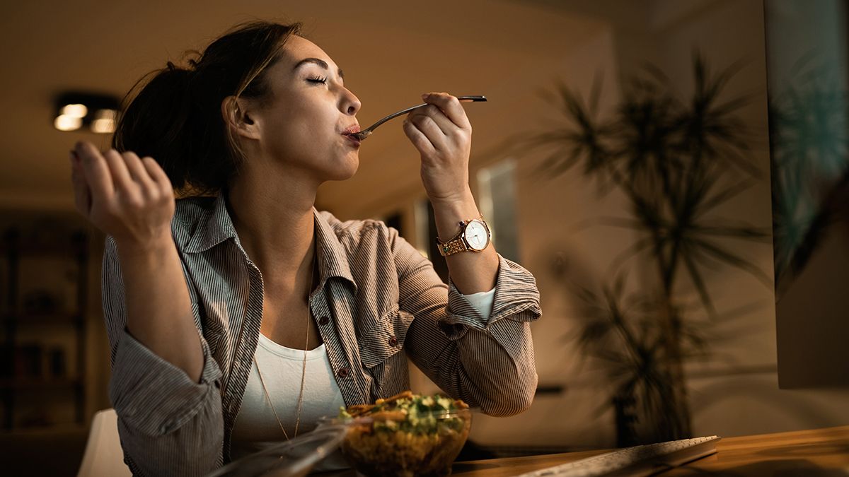 Чому варто поїсти перед сном - фото 1