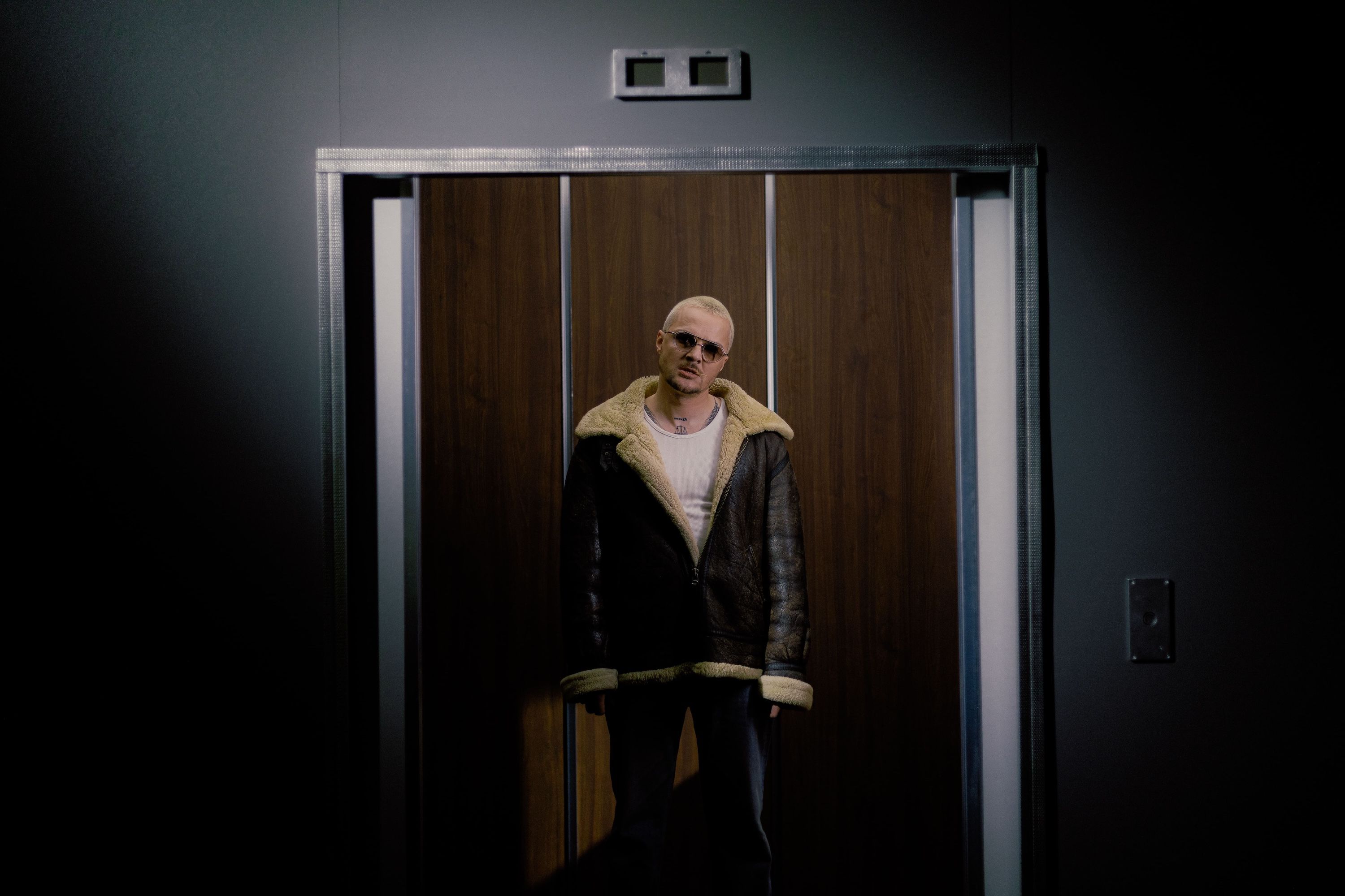 Женя Галич без O.Torvald: музикант розпочав сольний проєкт піснею "Ліфт"