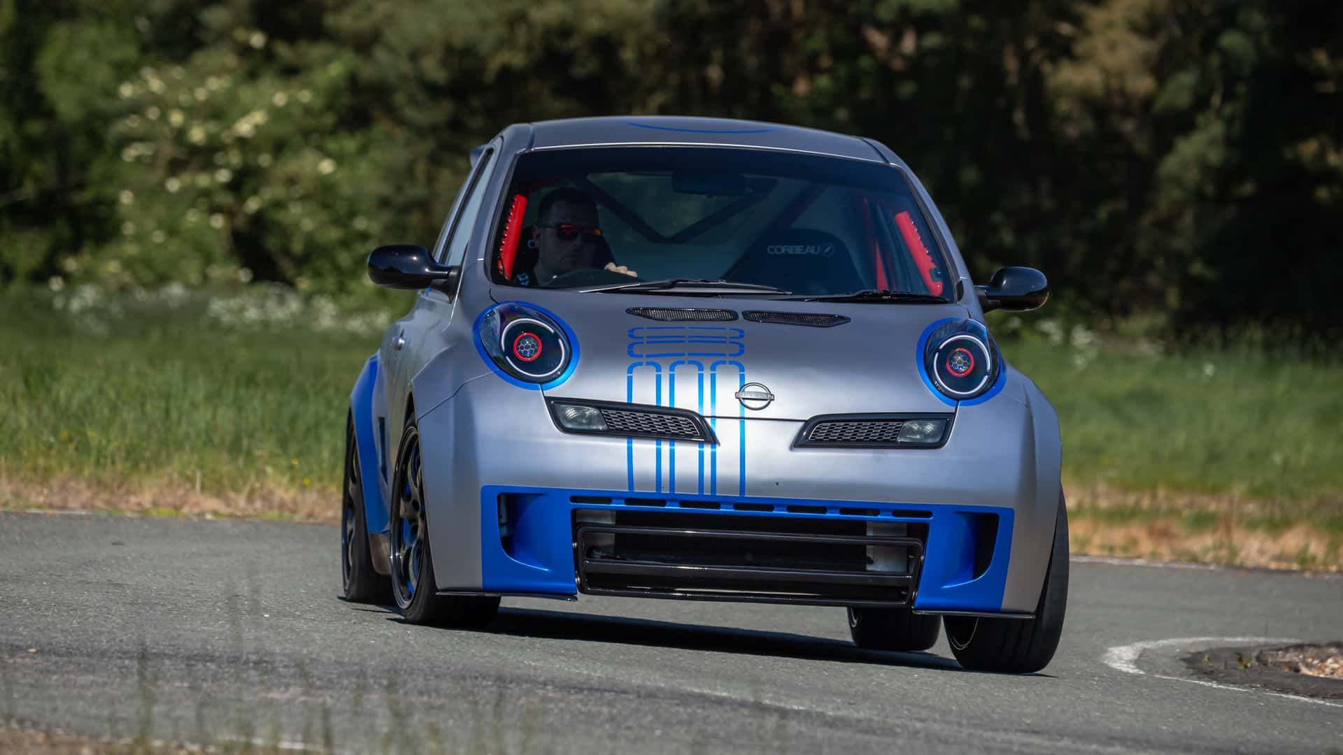 Nissan переосмислює свою модель Micra 350SR - фото 1