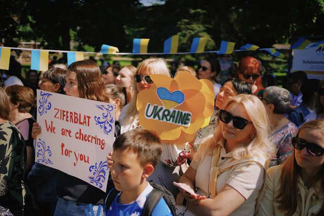 Українці у Швейцарії підтримують Ziferblat - фото 556721