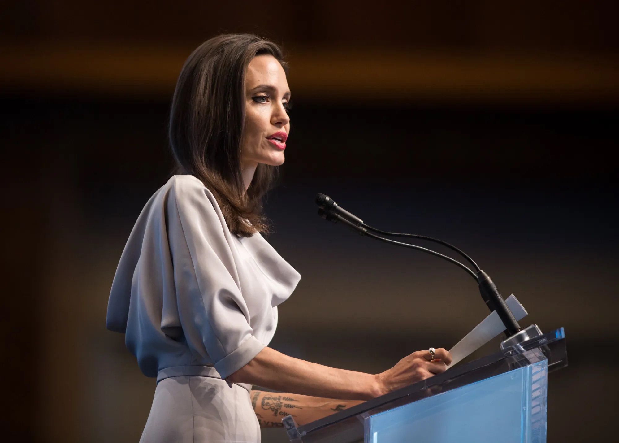 Анджеліна Джолі вшанувала пам'ять Вікторії Амеліної під час церемонії в Каннах