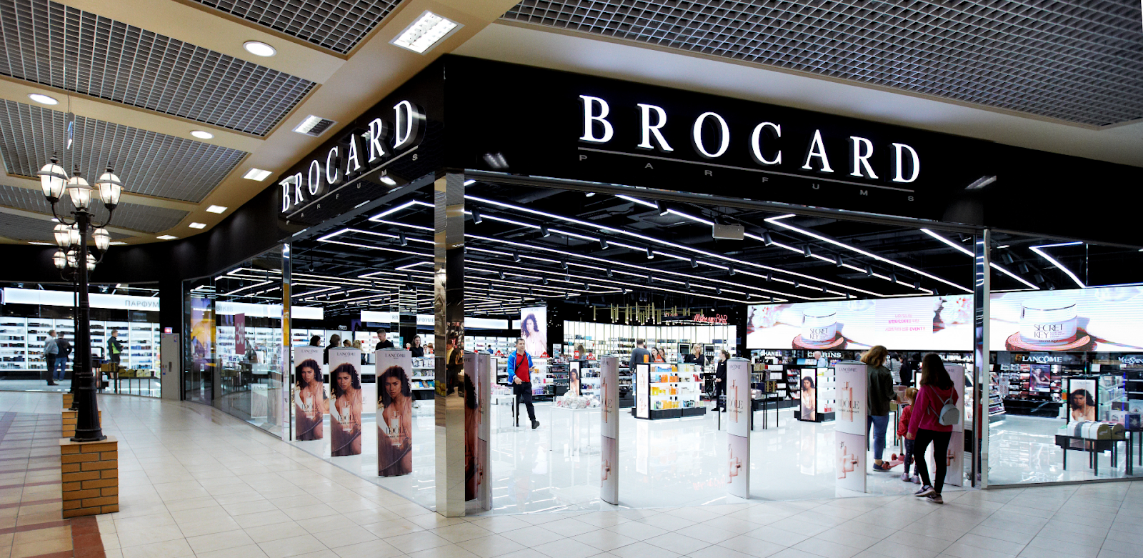 Брокард не має з'язків із Росією - фото 1