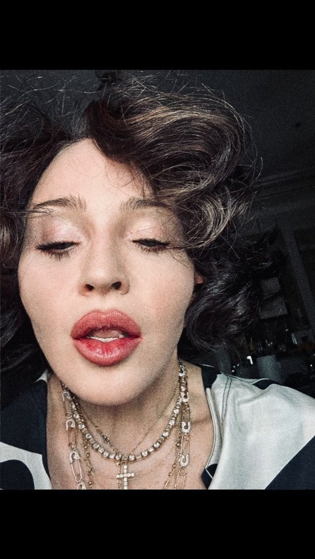 Мадонна змінила образ - фото 556890