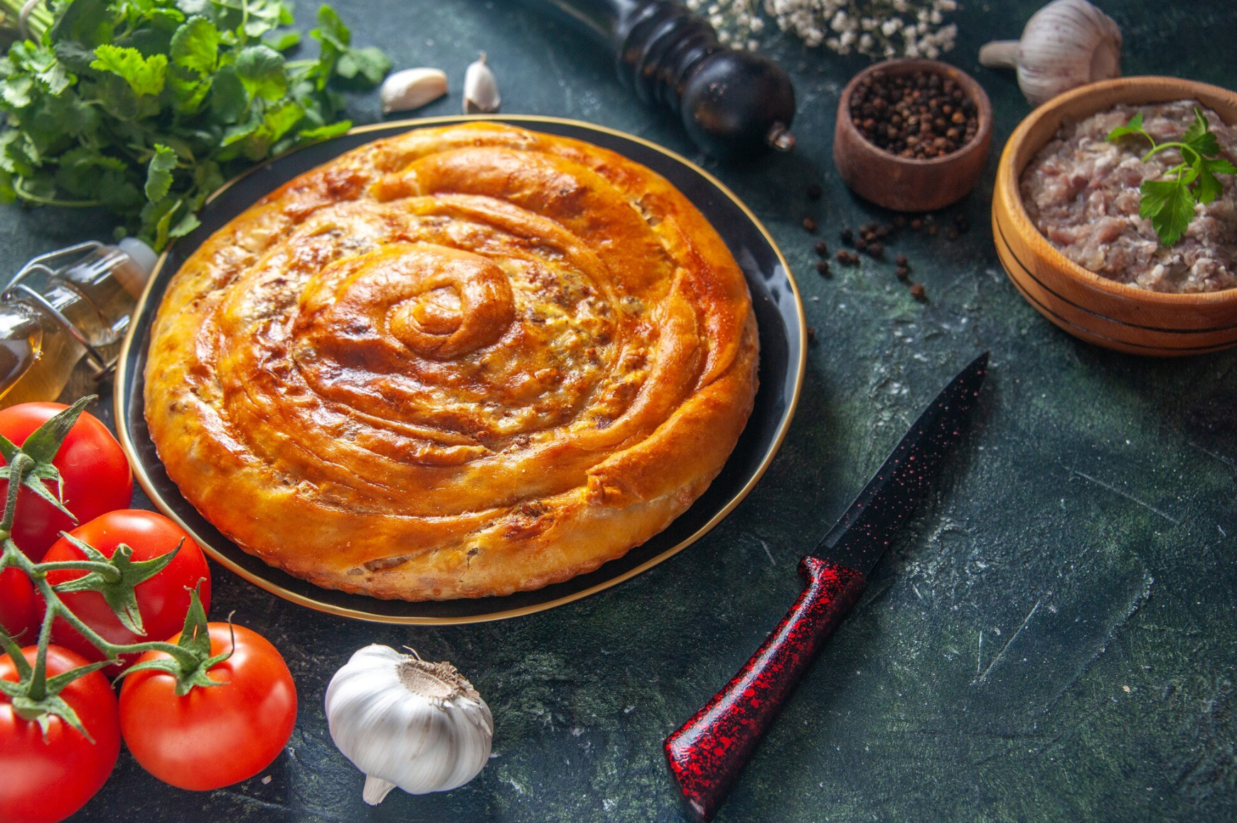 Ідеально для вечері: готуємо соковитий пиріг з шинкою