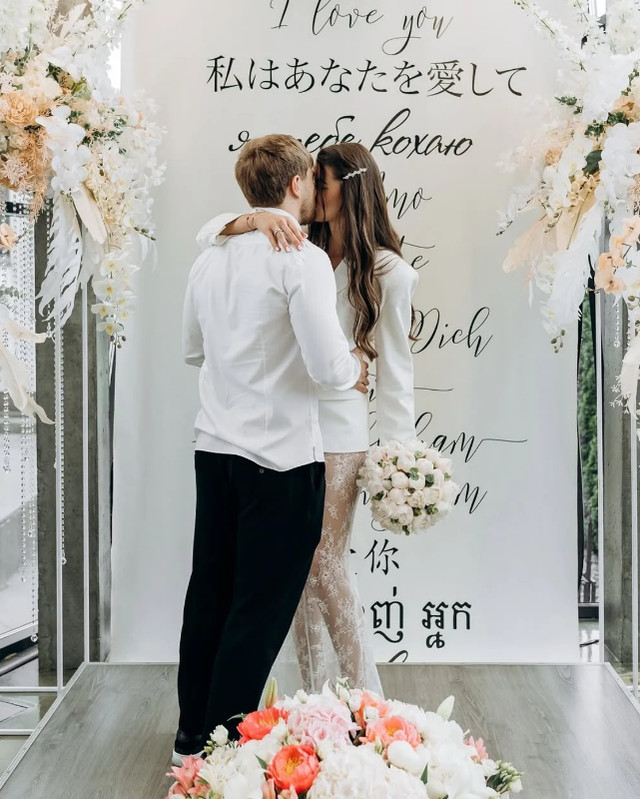 Щасливі наречені в особливий день - фото 557207