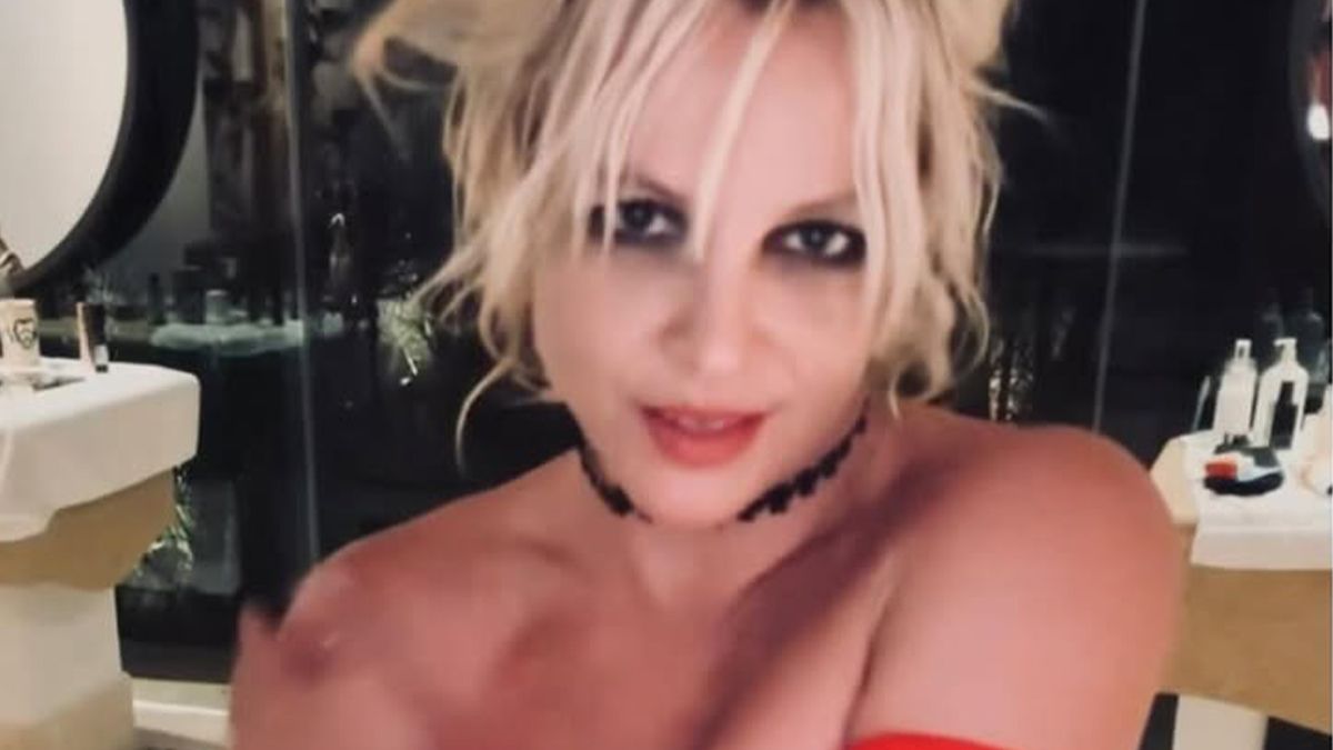 Брітні Спірс влаштувала п'яний бешкет у літаку та накинулася на стюардесу