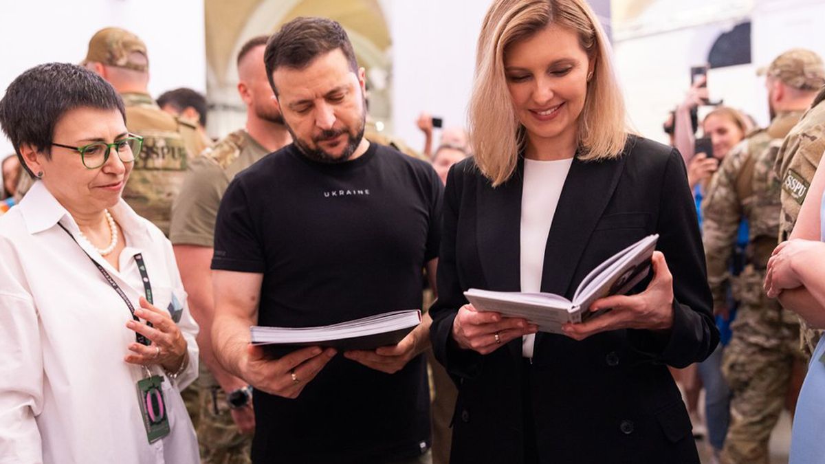 Що Зеленські купили на "Книжковому Арсеналі" - фото 1