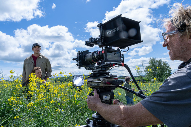 Фільм '28 років потому' знімали на 20 iPhone одночасно, щоб досягнути ефекту 'Матриці' - фото 557463