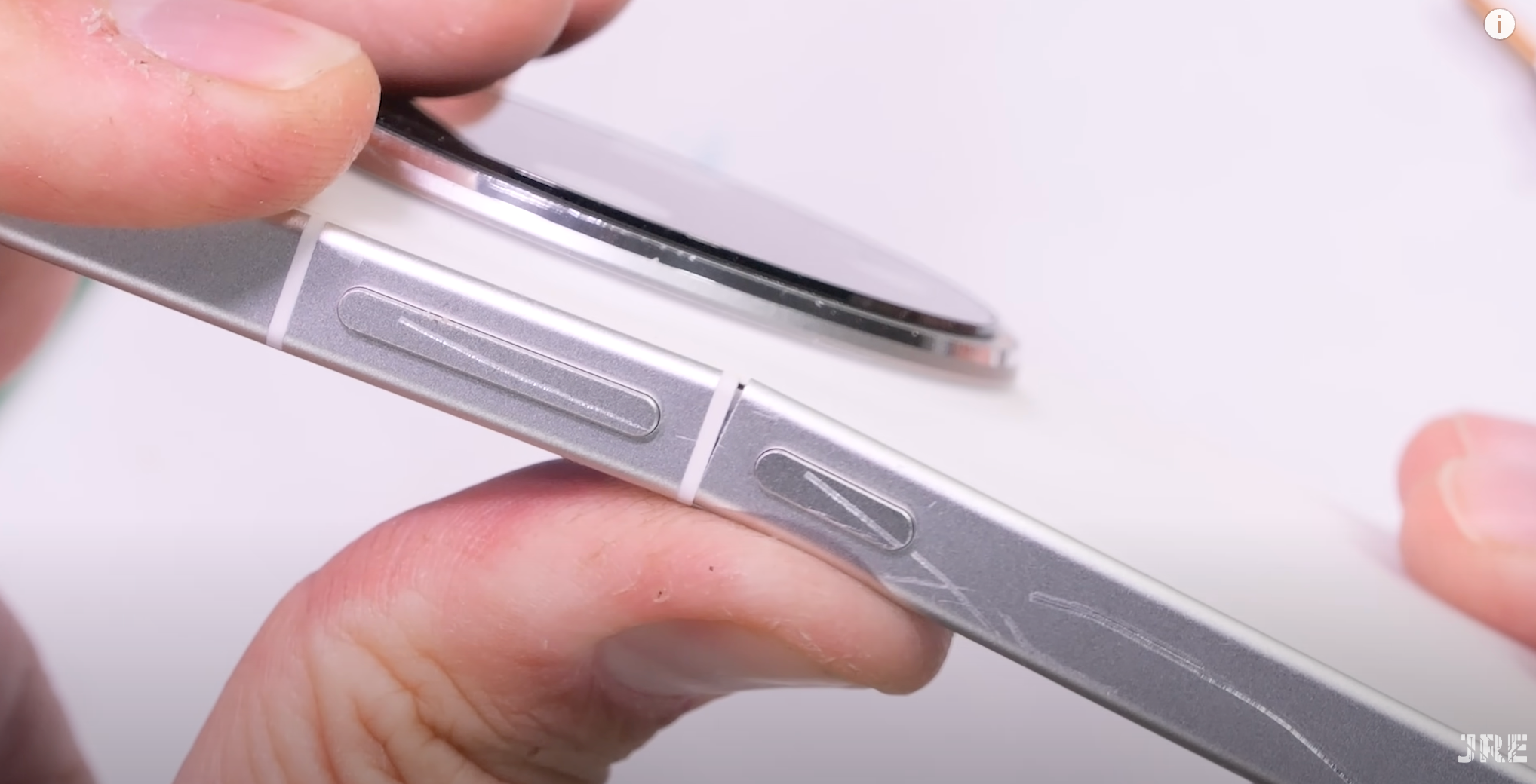 Цей новий смартфон з тріском провалив тест на міцність: задумайтесь перед покупкою