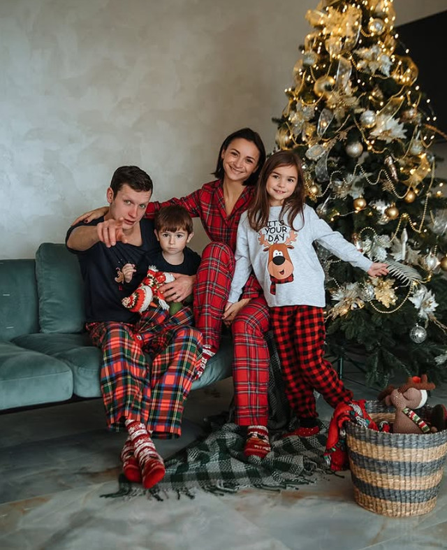 Ілона та Олександр з дітьми - фото 557644