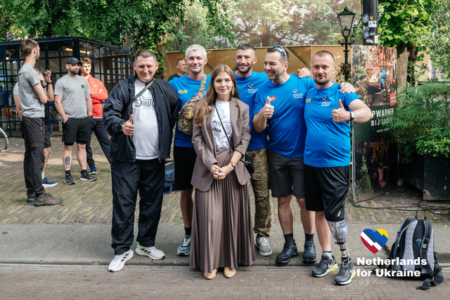 Українські ветерани та нідерланські військові вирушили у благодійний марш - фото 557690
