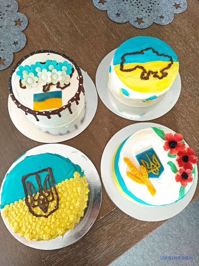 Дружина українського ветерана спекла тортики для родин нідерландських військових - фото 557692