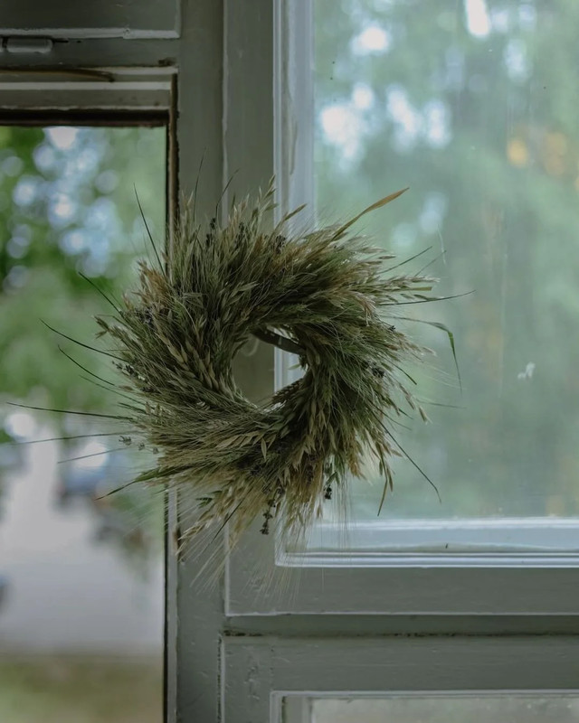 Як правильно прикрасити дім до Зелених свят - фото 557803