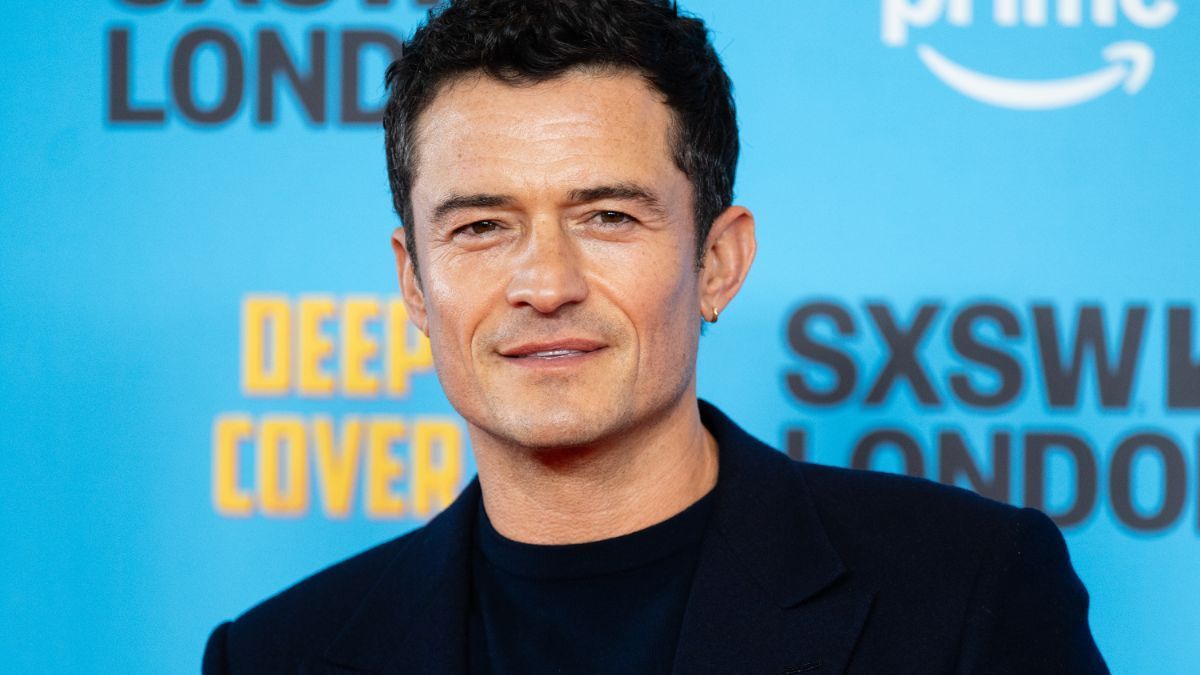 Орландо Блум з'явився на публіці з браслетом UNBROKEN на підтримку України