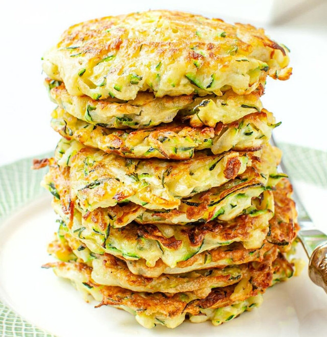 Кабачкові оладки – смачна класика. - фото 558066