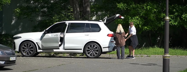 Бражко 'засвітився' з загадковою дівчиною - фото 558091