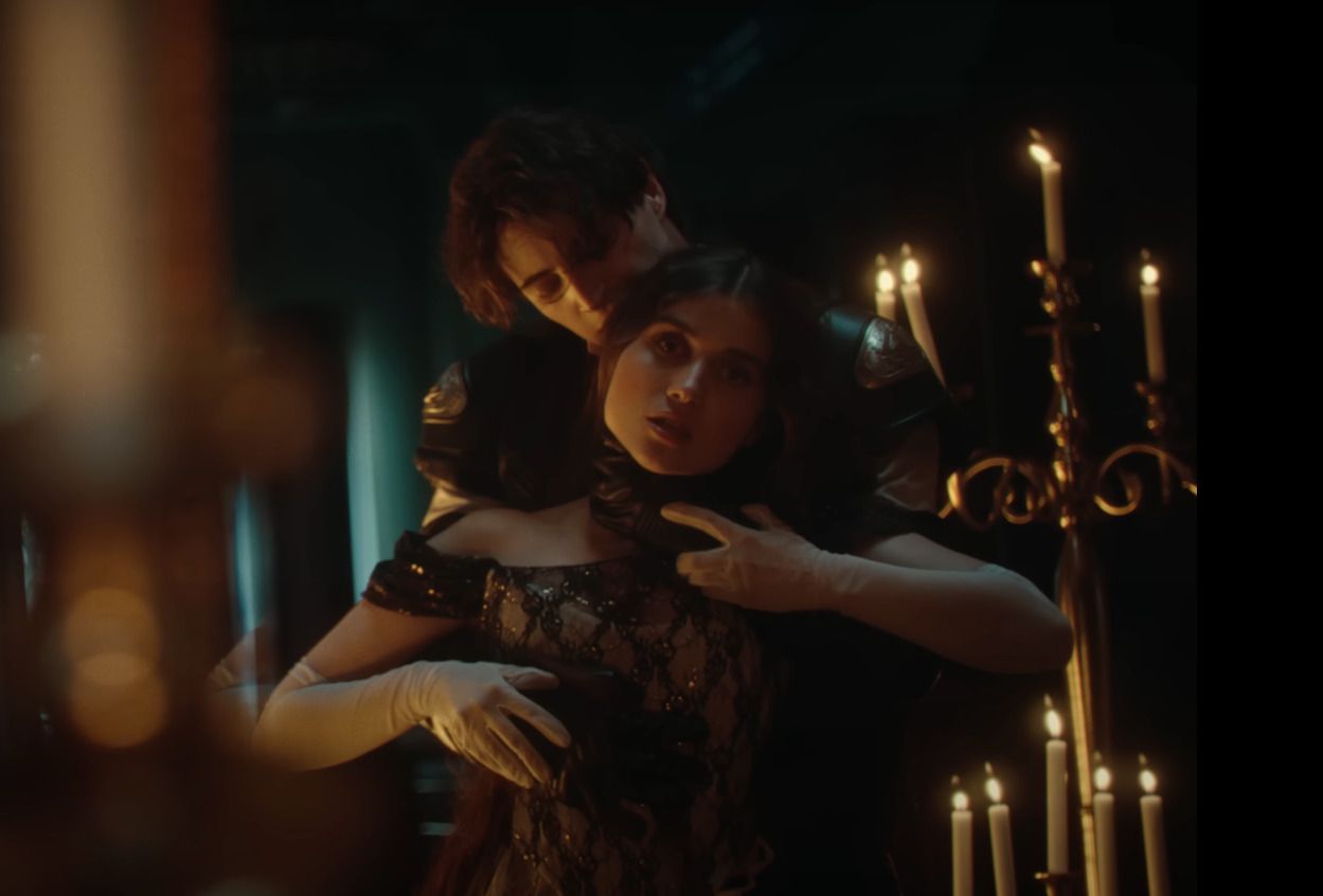 Jerry Heil дарує глядачам темну та дуже естетичну мандрівку - фото 1