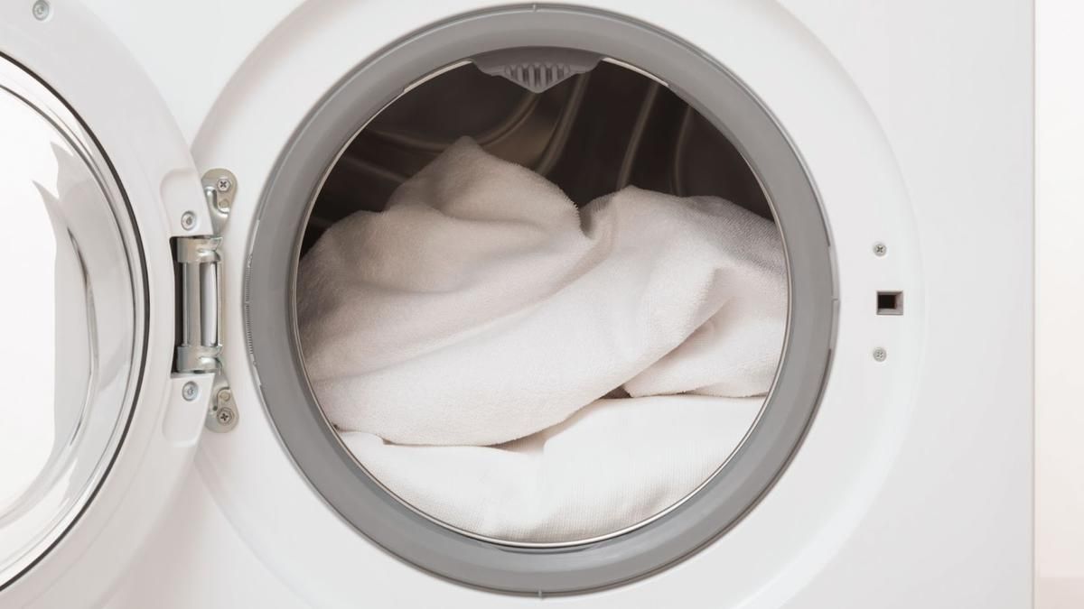 Сухе чи вологе очищення: який спосіб догляду обрати для вашої ковдри - фото 1