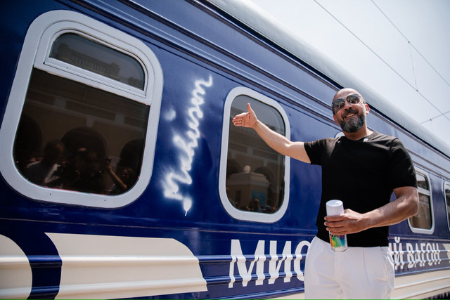 Укрзалізниця запустила потяг-галерею: як безплатно туди потрапити - фото 558379