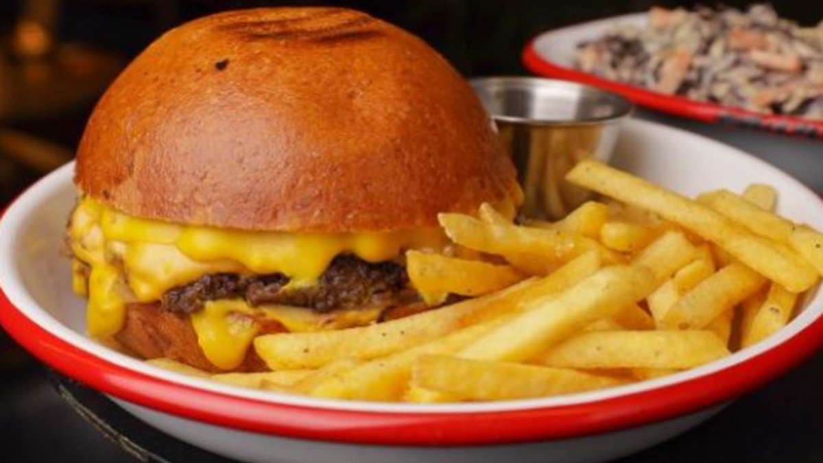 Соковиті бургери у Львові: від класики до авторських рецептів - фото 1