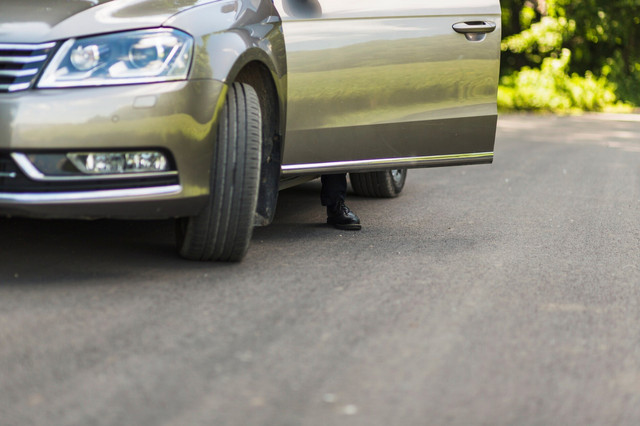 Водіям нагадали про поширену помилку, яка скорочує термін служби шин удвічі - фото 558539