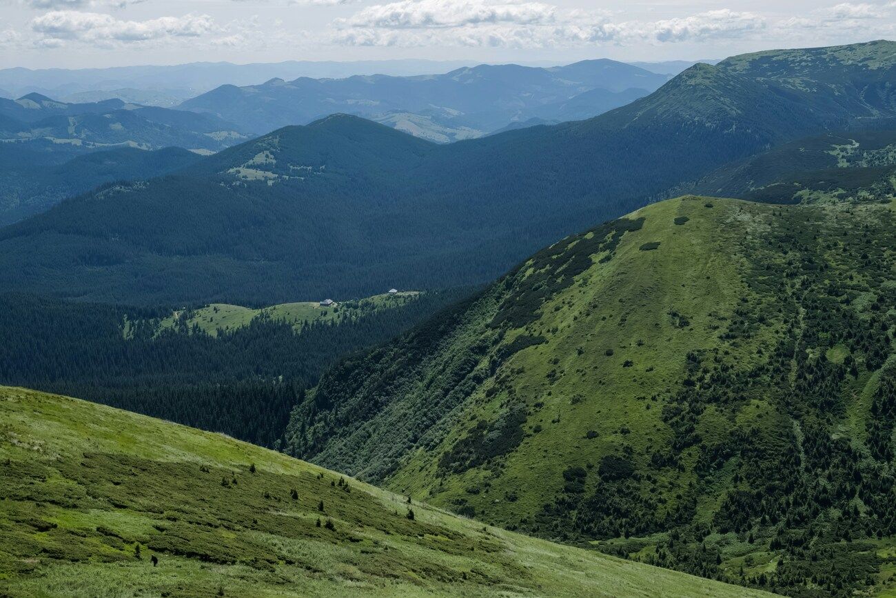 До 200 тисяч штрафу за "романтику": що туристам заборонено робити у Карпатах