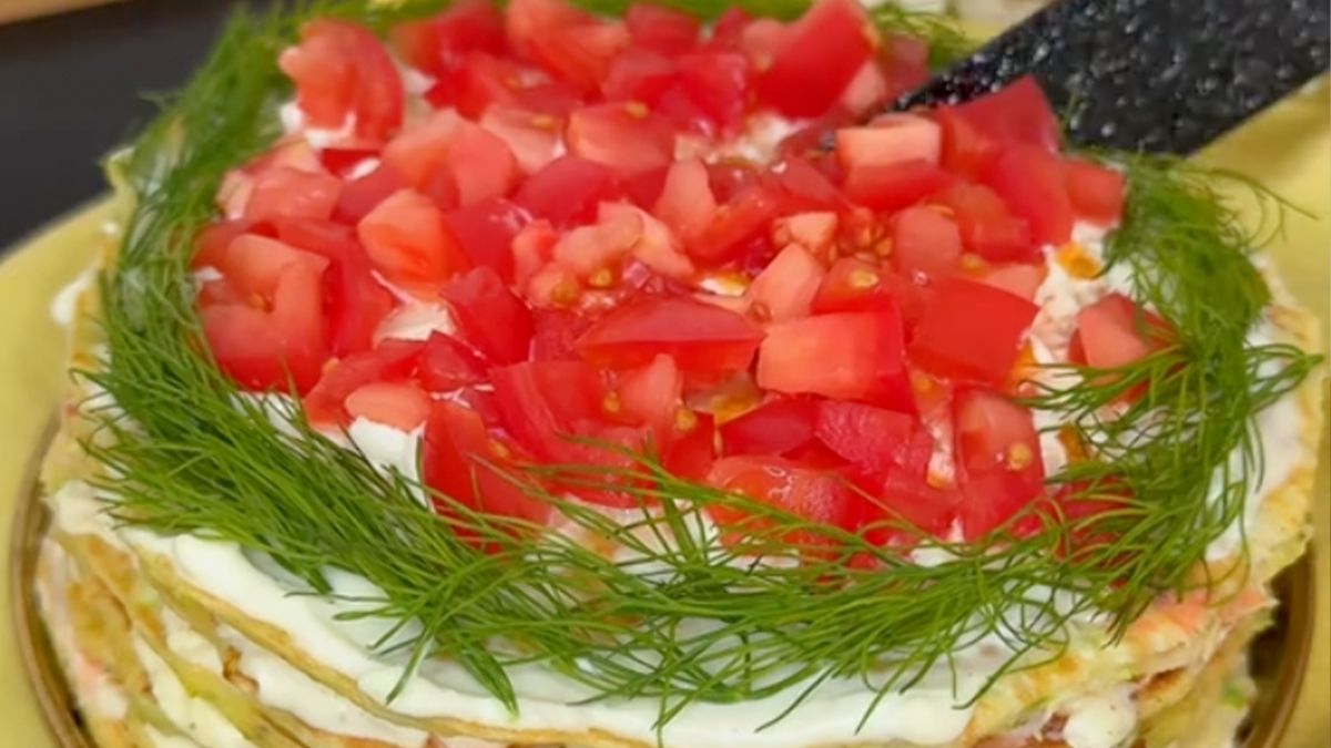 Для тих, хто втомився від оладок: готуємо неймовірно смачний кабачковий тортик