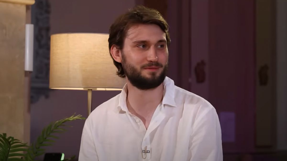 Соліст хору "Гомін" зізнався, що на "Голосі країни" його просили говорити російською