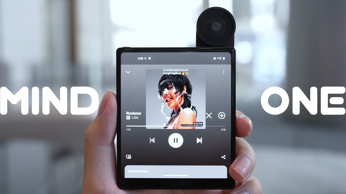 На ринку з'явився незвичний квадратний смартфон: він також має поворотну камеру