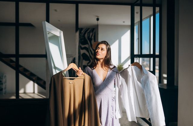 Позбудьтесь їх негайно: 5 речей, яким не місце у вашому гардеробі - фото 559403