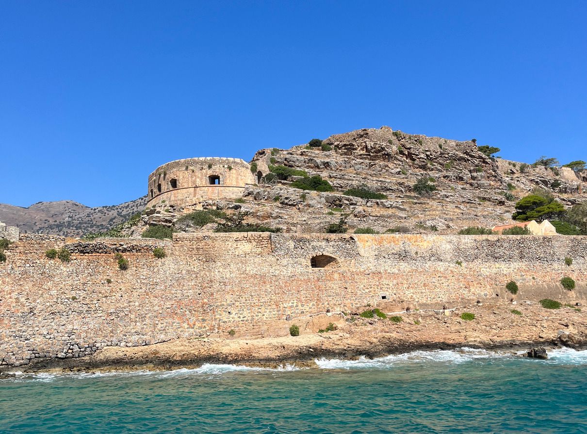 Загадкова історія "острову для прокажених": екскурсія Спіналонгою