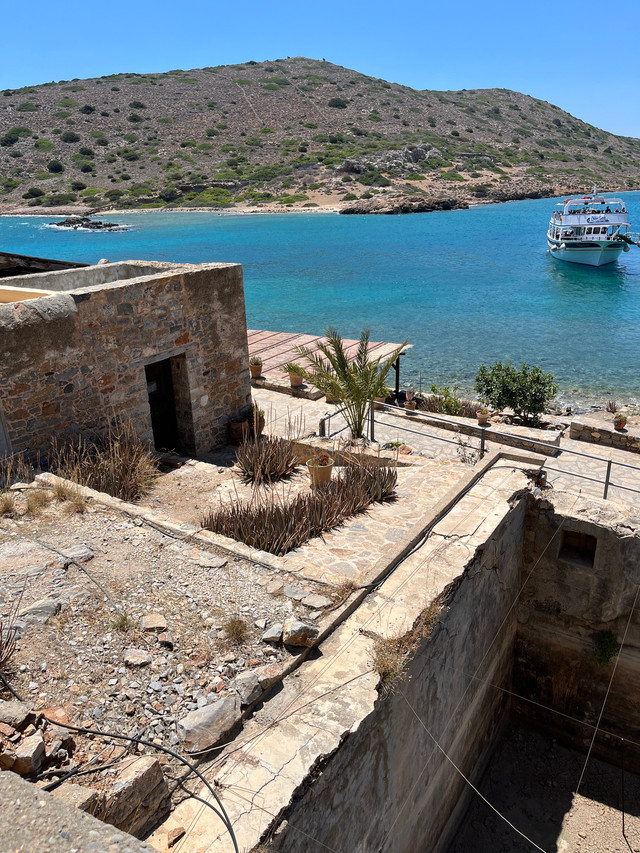Екскурсія Спіналонгою: загадкова історія 'острову для прокажених' - фото 559509