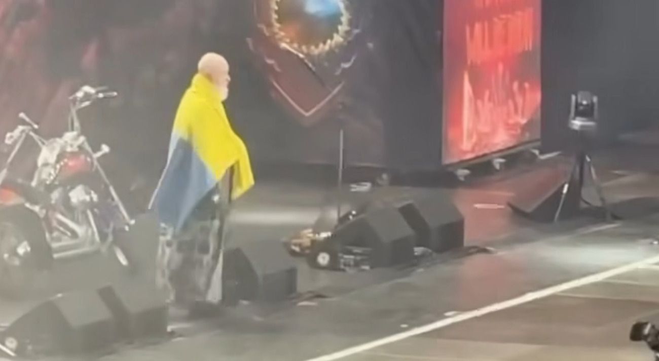 На концерті до 60-річчя гурту Scorpions підняли прапор України: сильне відео