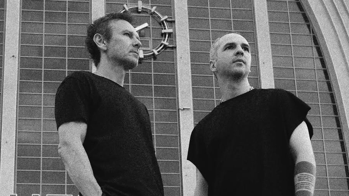 Пробирає до сліз та мурах: Вакарчук випустив нову пісню разом із військовим "Азову"