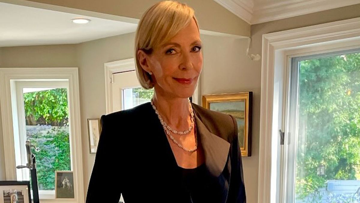 Вийшла на червону доріжку без спідниці: 65-річна акторка викликала фурор вбранням