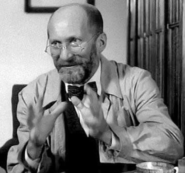 Януш Корчак – відомий лікар і письменник, який керував варшавським сиротинцем - фото 560539