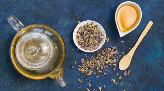 Лавандовий чай дуже корисний для нервової системи - фото 560612