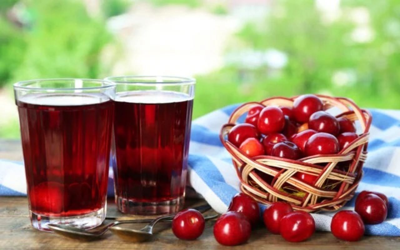 Швидкий вишневий компот на зиму: простий рецепт консервованого напою