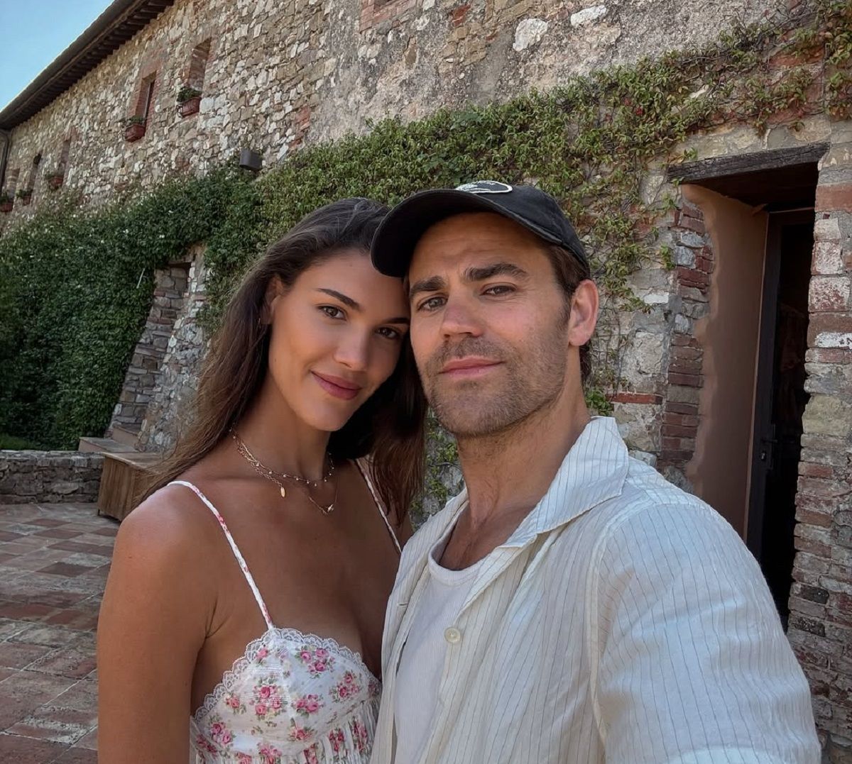 Пол Веслі з нареченою - фото 1