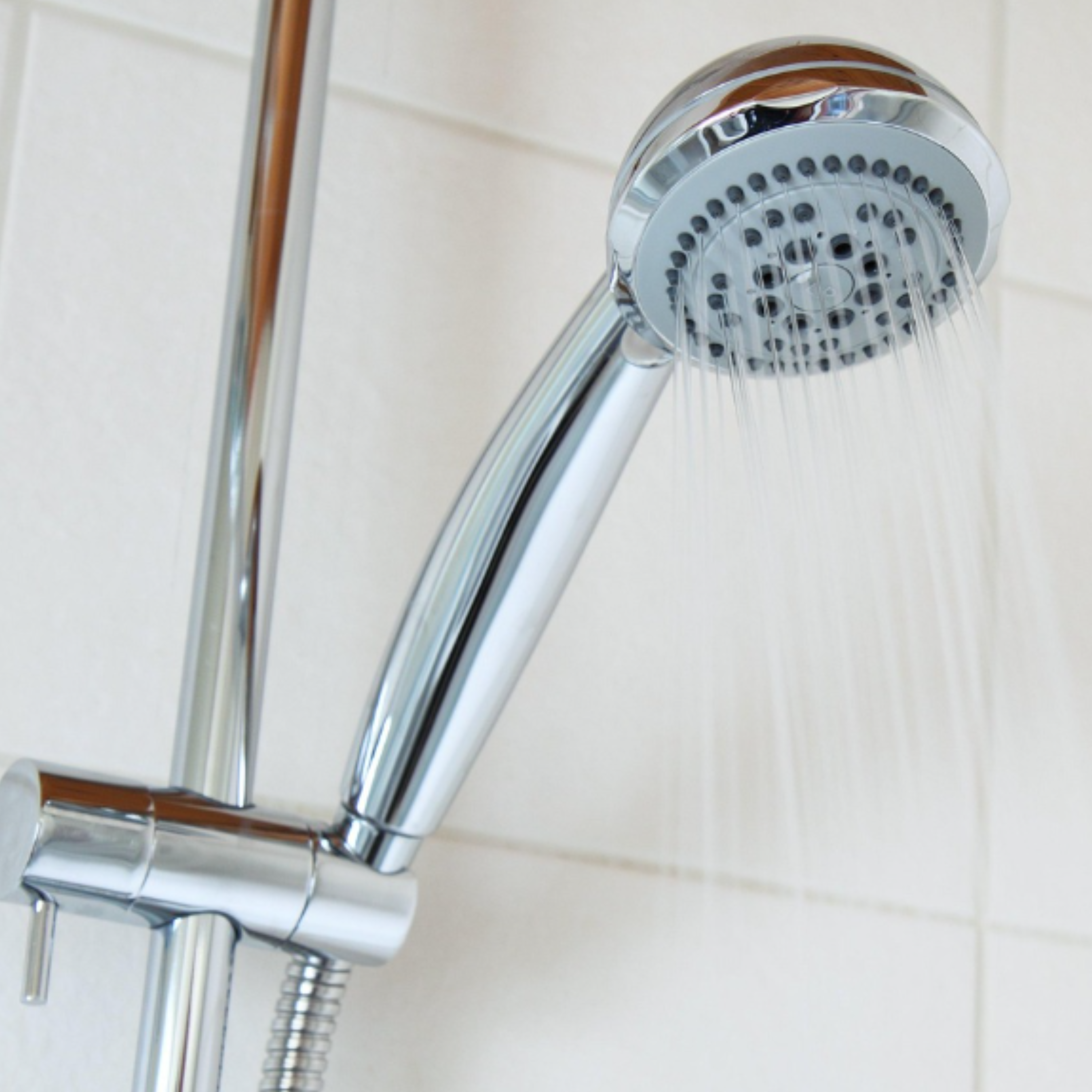 Як почистити душову кабіну без хімії та неприємного запаху: простий лайфхак