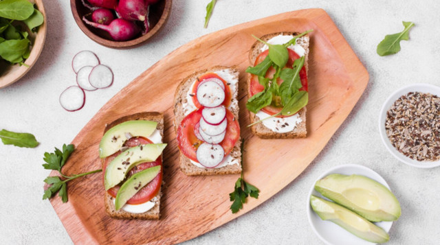 Тост з овочами - фото 560927