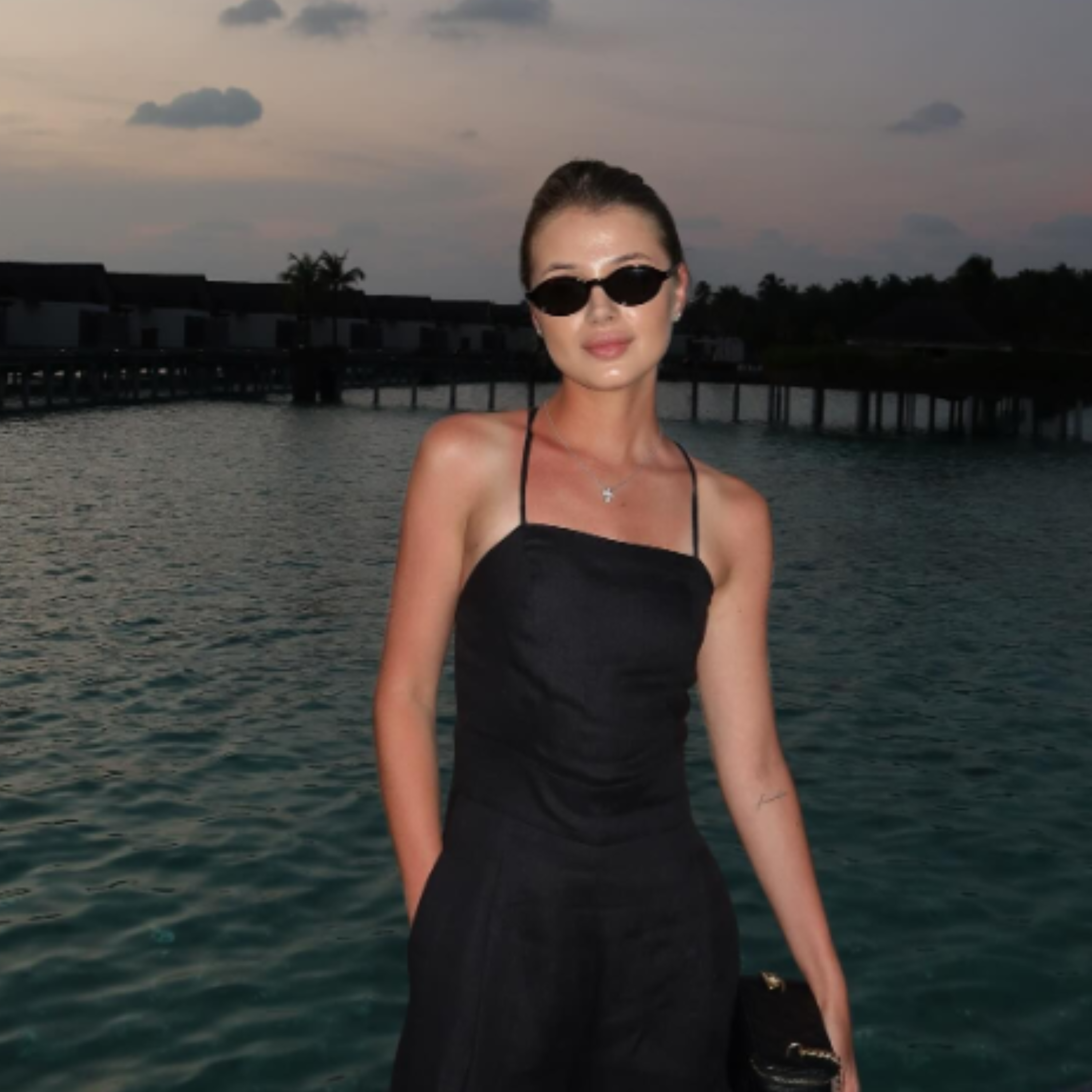 Як носити чорний у спеку - фото 1